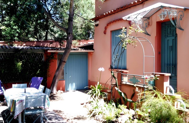 Casa de Vacaciones 'Jonquille' con Vista a la Montaña, Terraza Privada y Wi-Fi
