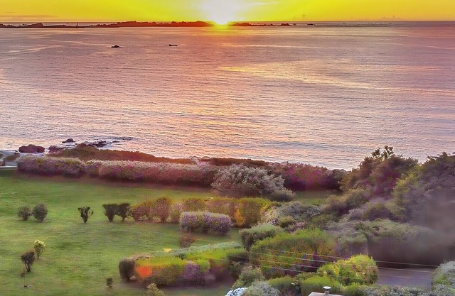 Casa de vacaciones 'Kermohic - En Front De Mer' con vistas al mar, terraza privada y Wi-Fi