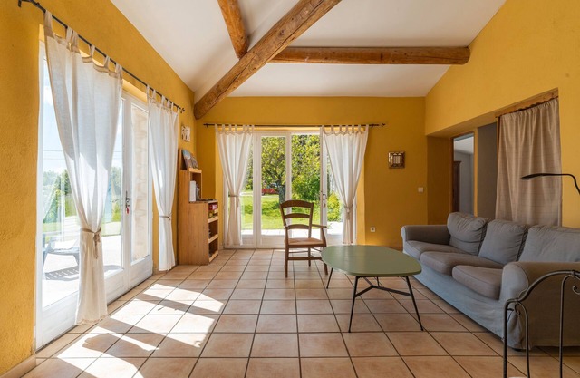 Casa de vacaciones 'La Bellimure' con vistas a la montaña, terraza compartida y Wi-Fi