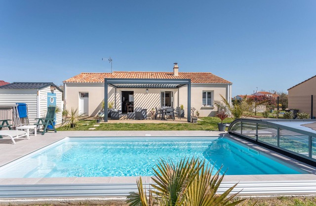 Casa de vacaciones 'Maison Salorge' con piscina privada, Wi-Fi y aire acondicionado