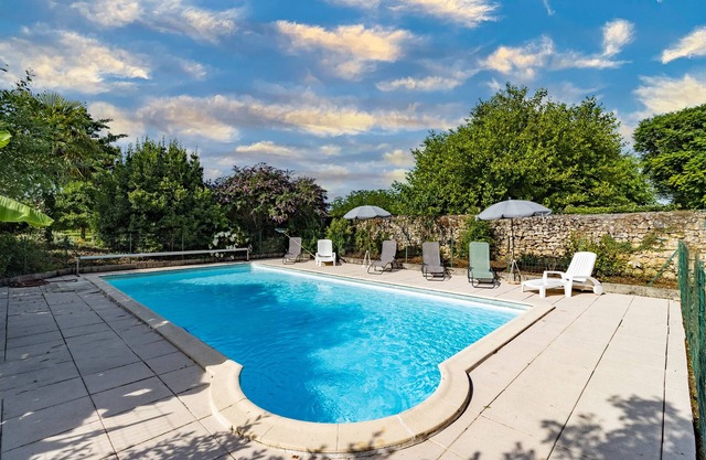 Casa de vacaciones 'Maison En Pierre Piscine Clim' con piscina privada, Wi-Fi y aire acondicionado