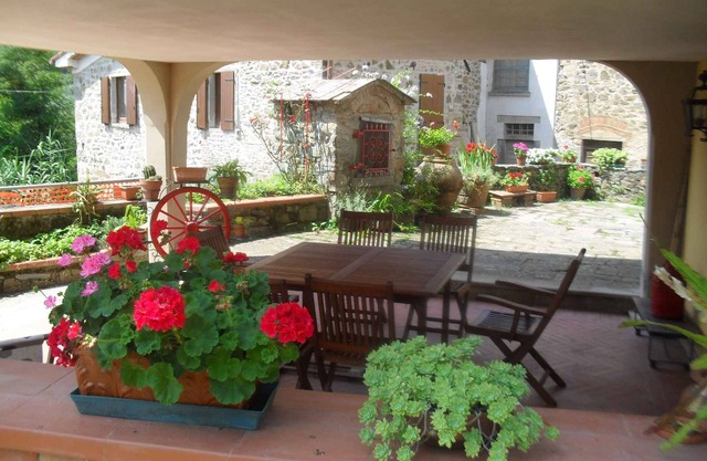 Casa vacacional con terraza y vista al mar