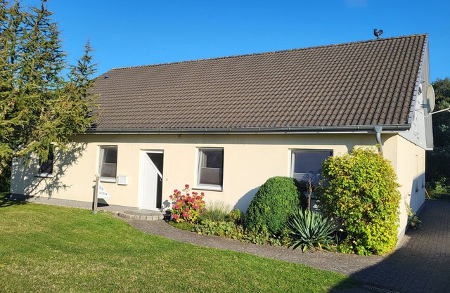 Casa de vacaciones 'Poolhaus Am Leuchtturm' con terraza privada, jardín privado y Wi-Fi