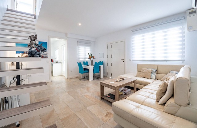Casa de vacaciones 'Precioso Chalet A Pie De Playa' con vistas al mar, Wi-Fi y aire acondicionado