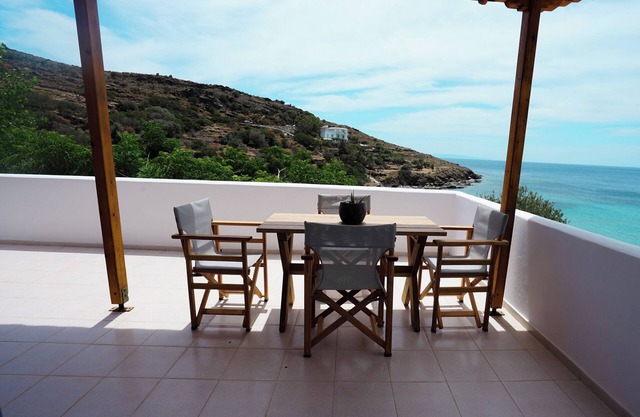 Casa de vacaciones 'Seaview Mastrozanne Studio 5 Andros' con vistas al mar y aire acondicionado