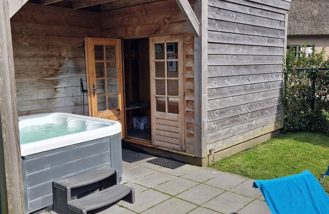 Perfecta casa de vacaciones con sauna y jacuzzi cerca del mar de Wadden