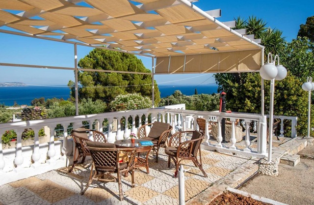Casa de vacaciones "Zoumpouli 1" con vistas al mar, jardín y Wi-Fi