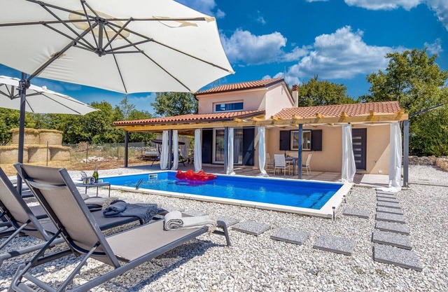 Holiday House Krase with Private Pool