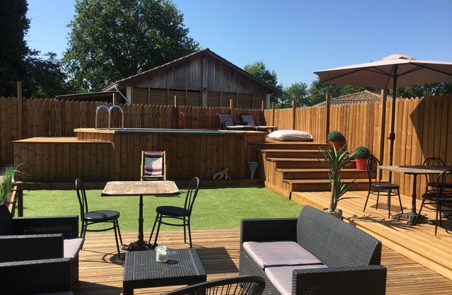 Casa de vacaciones MIMIZAN, Terraza de madera muy cálida, piscina privada.