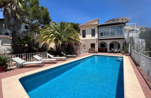 casa de vacaciones 4 hab, 4 baños, piscina, fibra internet ACC, vistas al mar