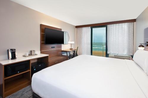 Holiday Inn Express & Suites VA Beach Oceanfront by IHG