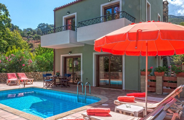 Alquiler de villa con piscina privada cerca de Elafonissos