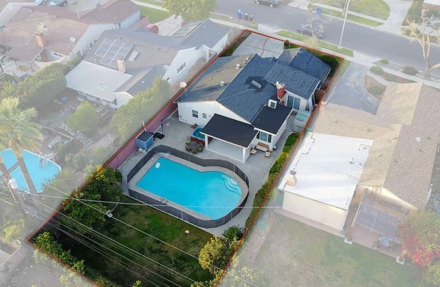 Hollywood Dream REMODELED Pool Home 5 Bedrooms