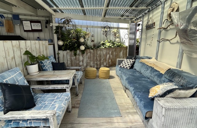 Hogar lejos del hogar, con piscina, bar al aire libre, horno de pizza, 2 barbacoas y pequeño gimnasio.