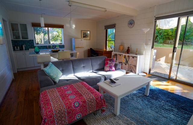 Estudio en Esmeralda con desayuno, entre Brisbane y Sydney, admite mascotas.