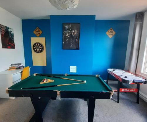 Home in Woodhouse, Leeds,Free 4 Car Parking,Free WiFi