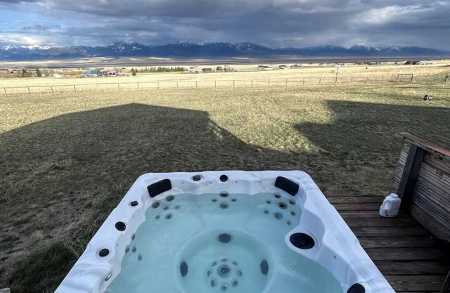 Antelope Run - 2 BR with pool table on 7 acres!