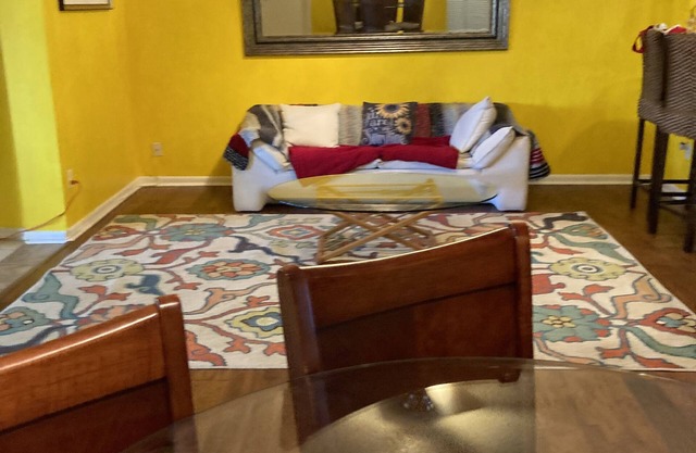Home w/ a view to the green, 5-minutes to the beach, pool access. Sleeps 5.