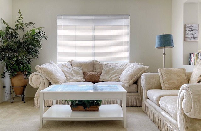 Homeinn - Modern & Spacious Residence w/Master King Bed and Pool Table.