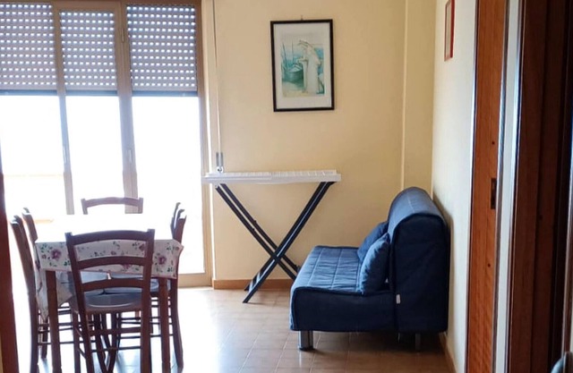 Homerez - ¡A 10 m de la playa! Bonito apartamento para 6 pers. en Torre Melissa