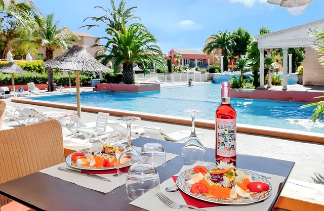 Homerez - Apart. Canet, piscina compartida.
