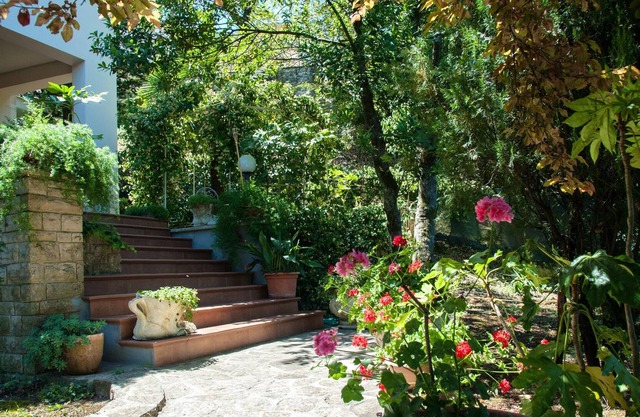 Homerez - Grande casa para 9 pers. con jardín, terraza y balcón en Amelia