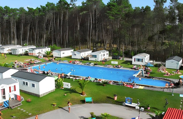 Homerez - Bungalow en Pataias + Piscina.