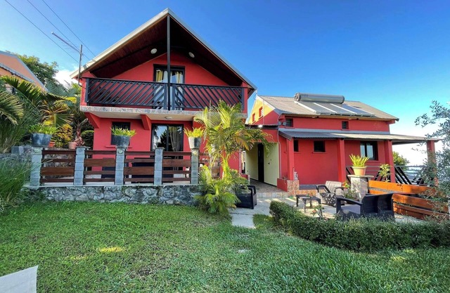 Homerez - Casa acogedora con vista al mar y jardín en Trois Bassins