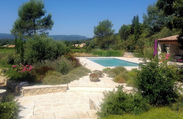 Homerez - Dream Villa in Garéoult with Pool