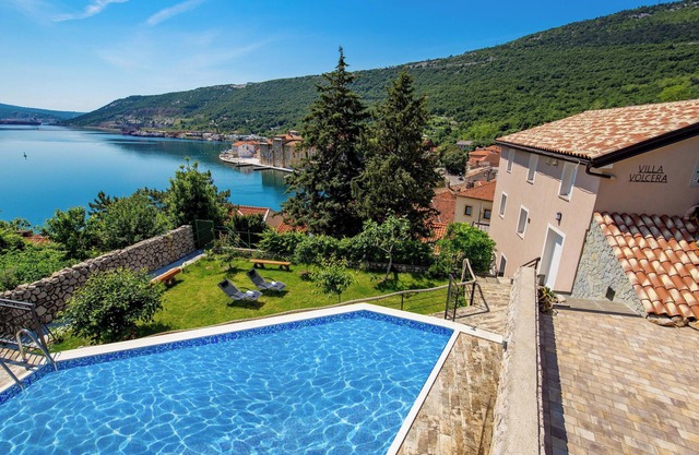 Homerez - Elegante villa Bakar vista al mar y piscina