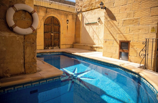 Homerez - Elegant Villa in Ta' Kerċem + Private Pool