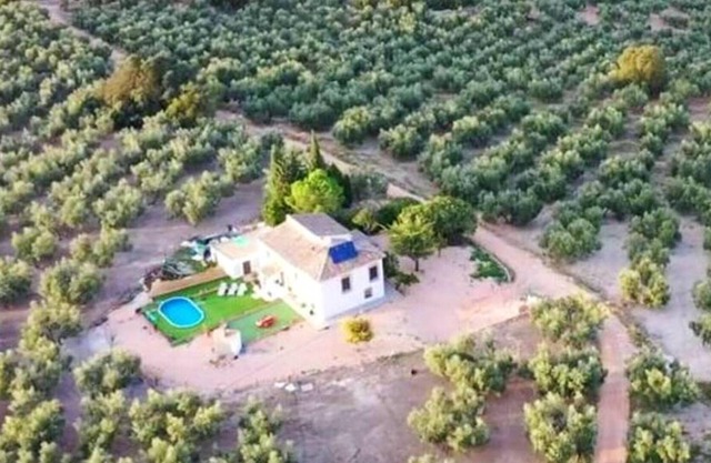 Homerez - Villa para 10 pers. con piscina y jardín en Villanueva del Trabuco