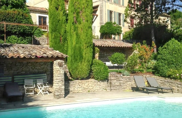 Homerez - Villa familiar con piscina privada en Lacoste – 250 m²
