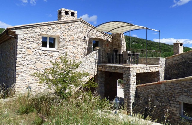 Homerez - Espaciosa casa para 8 pers. con piscina compartida, jacuzzi y terraza