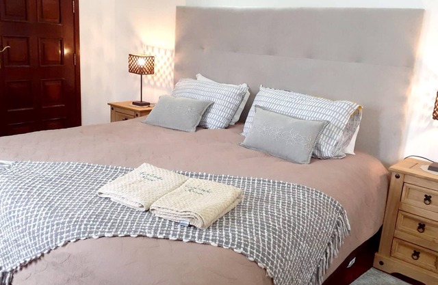 Homerez - Casa a 12 km de la playa para 5 pers. con terraza y balcón en Camacha