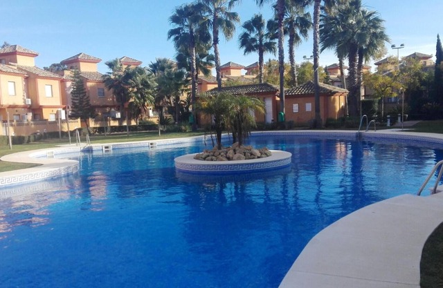 Homerez - Casa a 2 km de la playa para 8 pers. con piscina compartida en Lepe