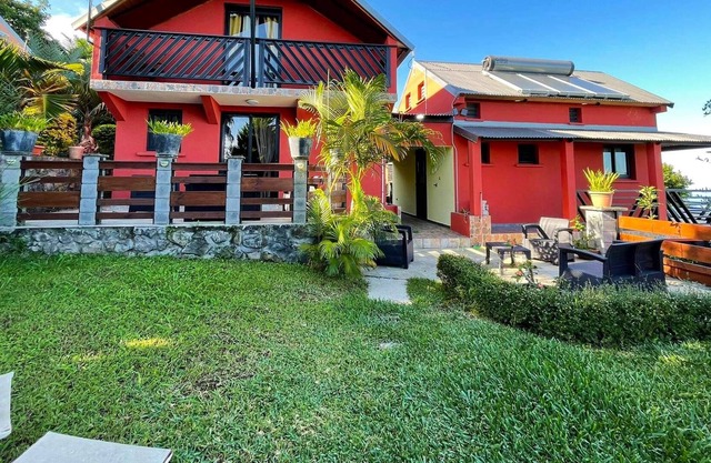 Homerez - Casa a 7 km de la playa para 3 pers. con jardín en Trois Bassins