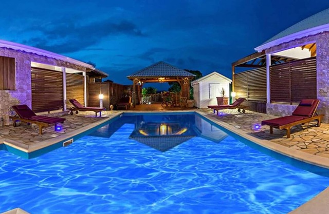 Homerez - Casa para 8 pers. con piscina compartida y jacuzzi en Anse-Bertrand