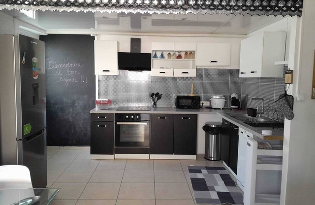 Homerez - Villa a 10 km de la playa para 6 pers. con piscina en Saint louis