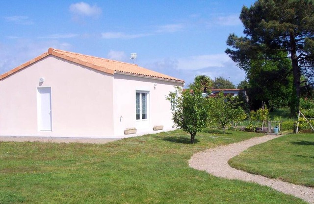 Homerez - Bonita casa para 4 pers. con jardín y terraza en Les Moutiers-en-Retz