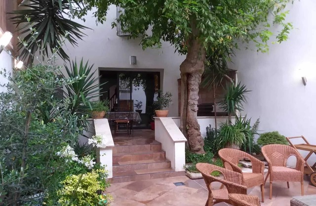 Homerez - Nice house for 8 ppl. with garden and terrace at Courthézon