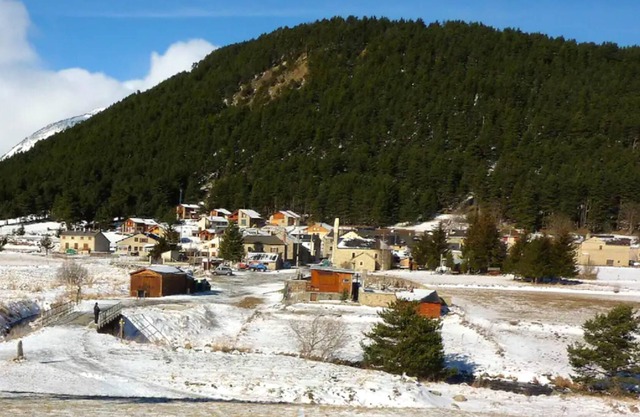 Homerez - Casa a 8 km de las pistas para 8 pers. con terraza en Fontrabiouse