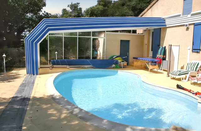 Homerez - Villa espaciosa con piscina en Bouchet