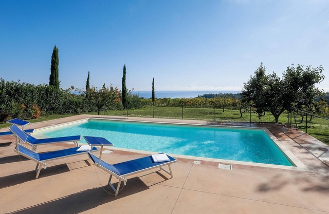 Homerez - Villa para 11 pers. con piscina y vistas al mar en Cupra Marittima