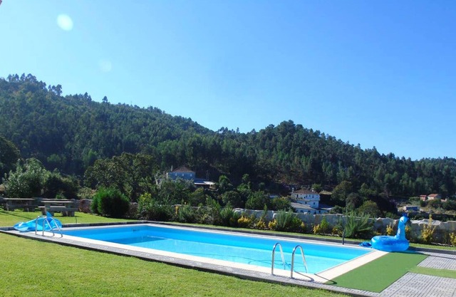 Homerez - Villa para 12 pers. con piscina, jardín, terraza y balcón en Fermedo