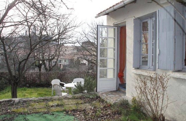 Homerez - Acogedora Casa en Reillanne con Jardín Cercado