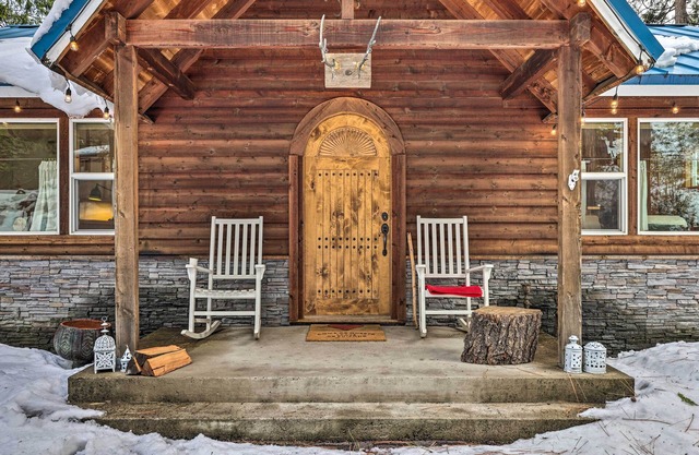Homey Long Barn Cabin w/ Deck & Fire Pit!