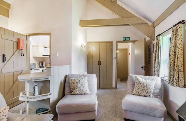Madreselva, NEWPORT, PEMBROKESHIRE