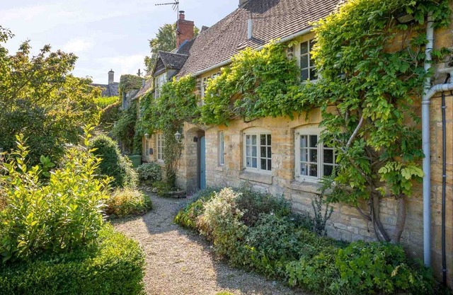 HOPE COTTAGE, family friendly, with open fire in Longborough