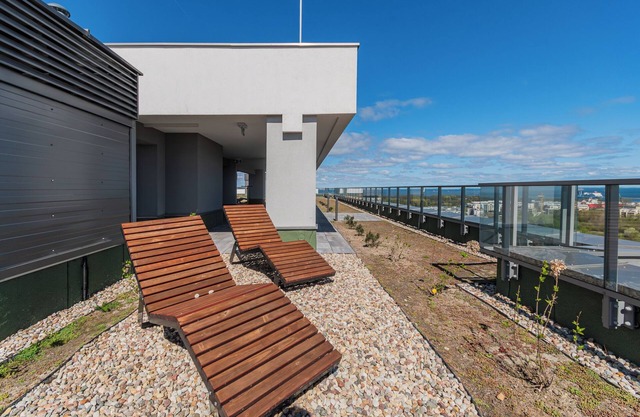 Horizon Sauna&Jacuzzi&Parking 3 by GA